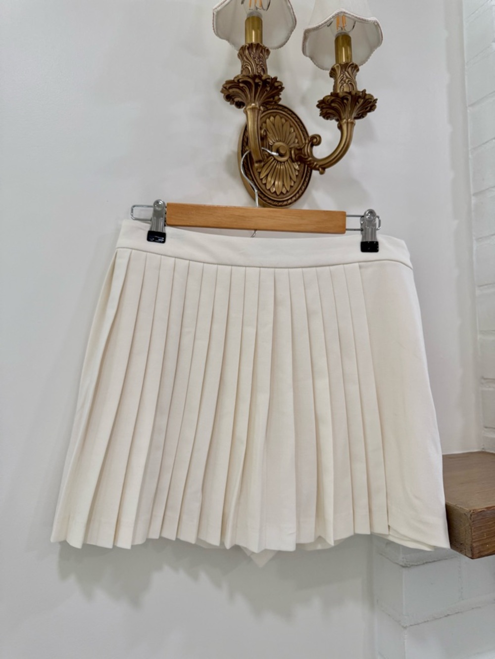 Abercrombie & Fitch Pleated Tennis Skirt in Cream